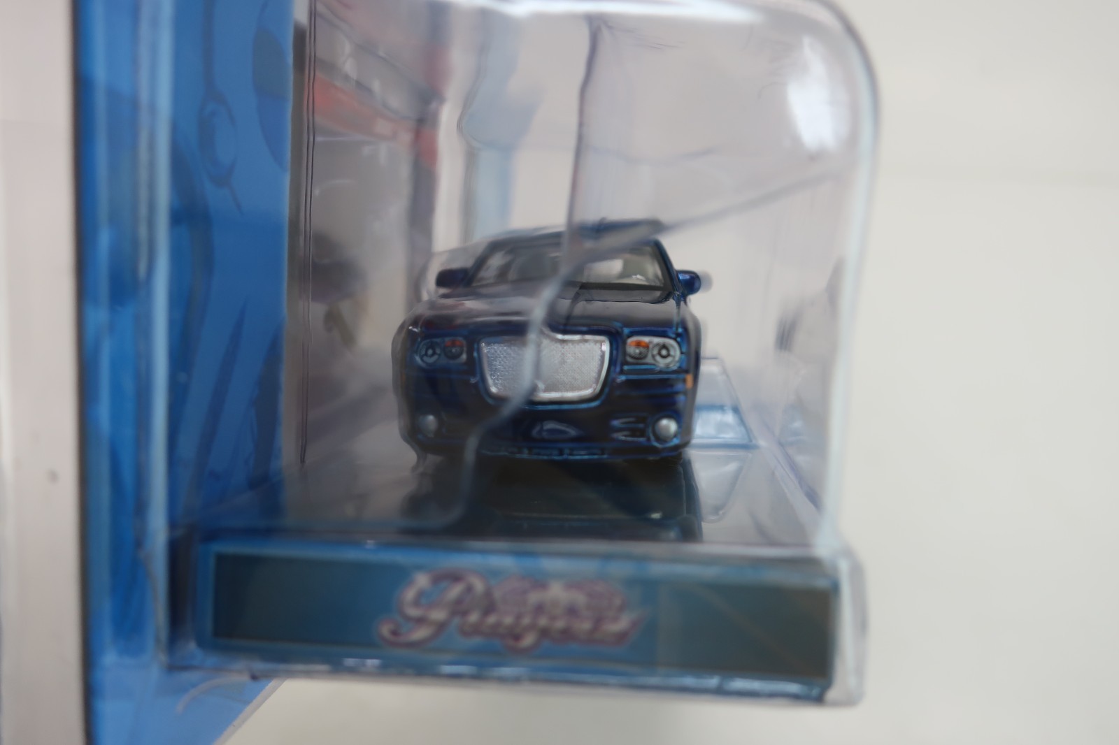 Maisto Playerz 1:64 Diecast Blue Chrysler 300C Hemi