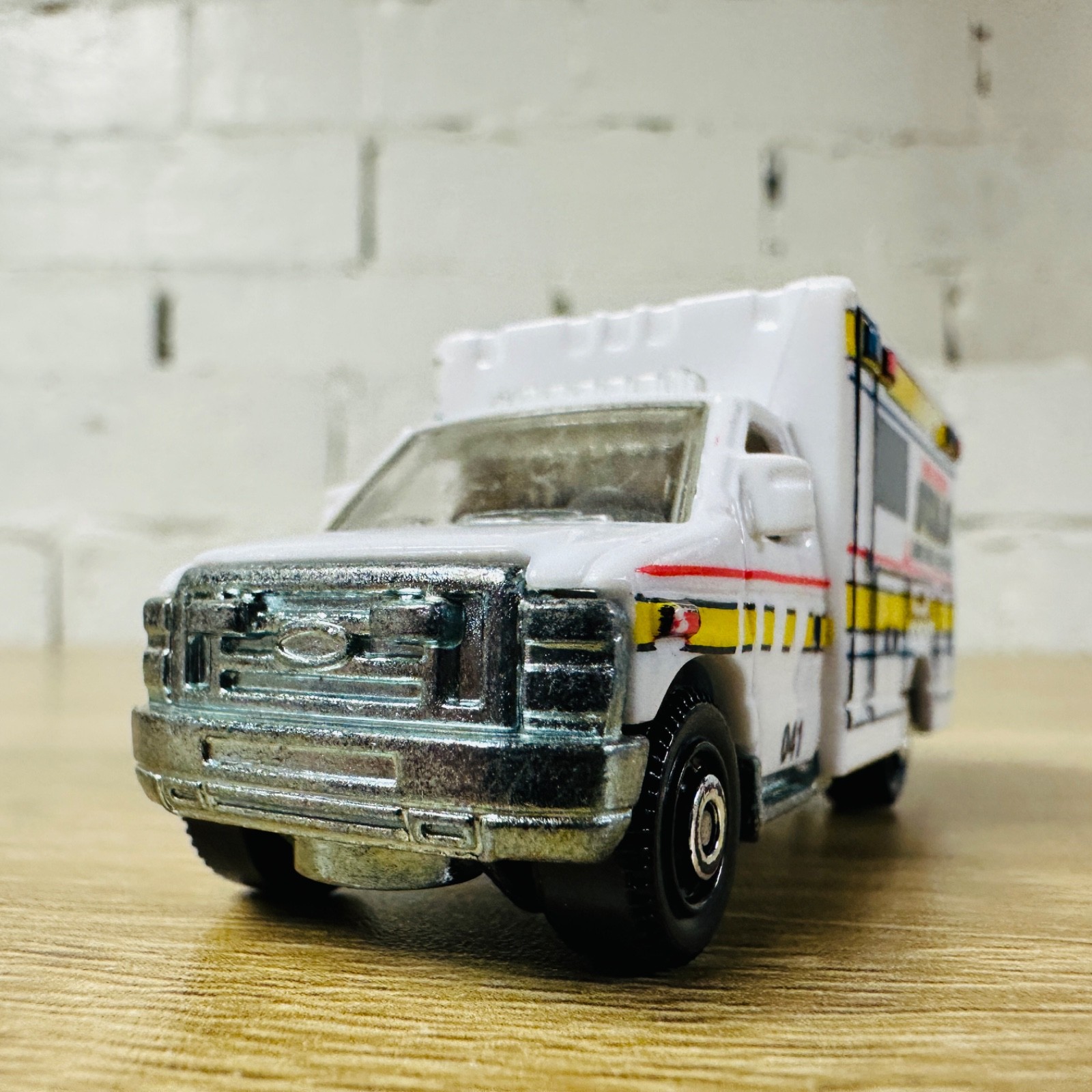 Ford E350 Ambulance White Yellow SUAS Santa Ursula MB944 2015 Heroic Rescue