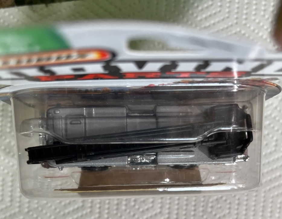 2024 Matchbox / 70 years – Moving Parts SEAGRAVE FIRE TRUCK /Silver/Ladder moves