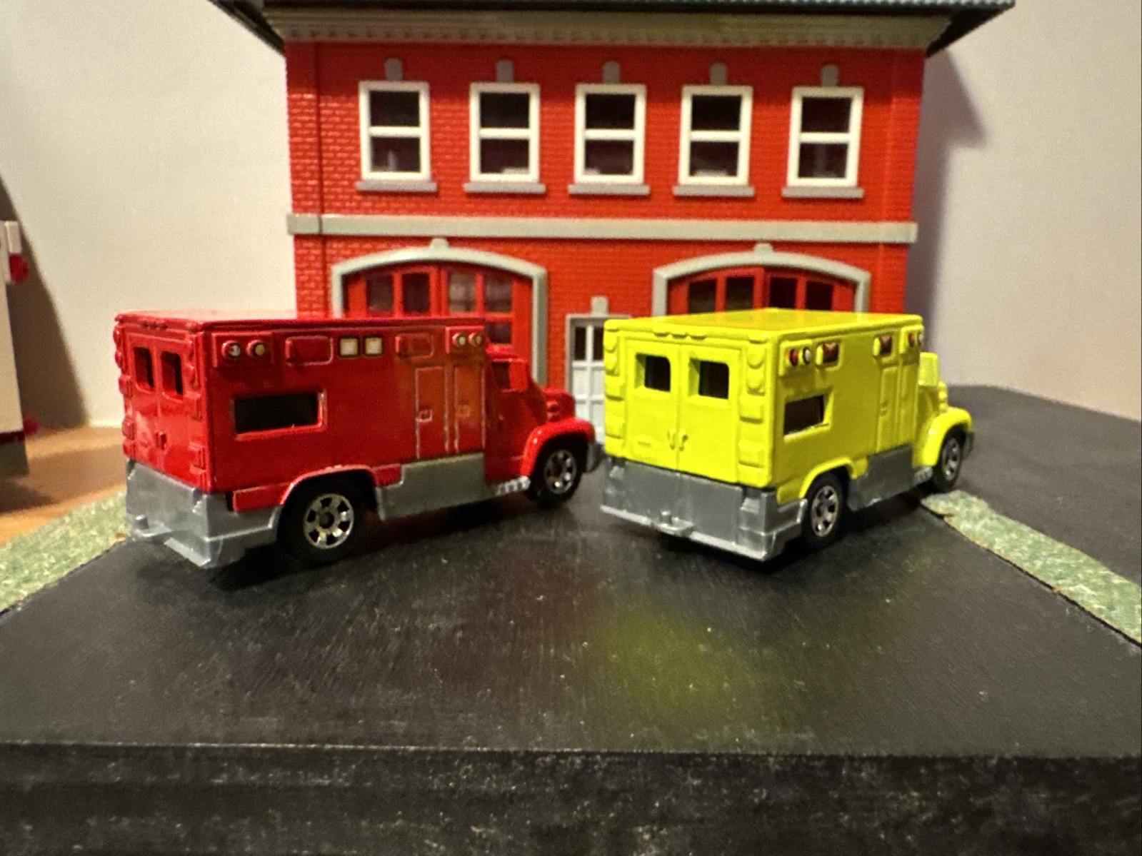 Matchbox DIY Ambulance Lot Blank Red & Lime Yellow For Custom Fire Truck 1:64