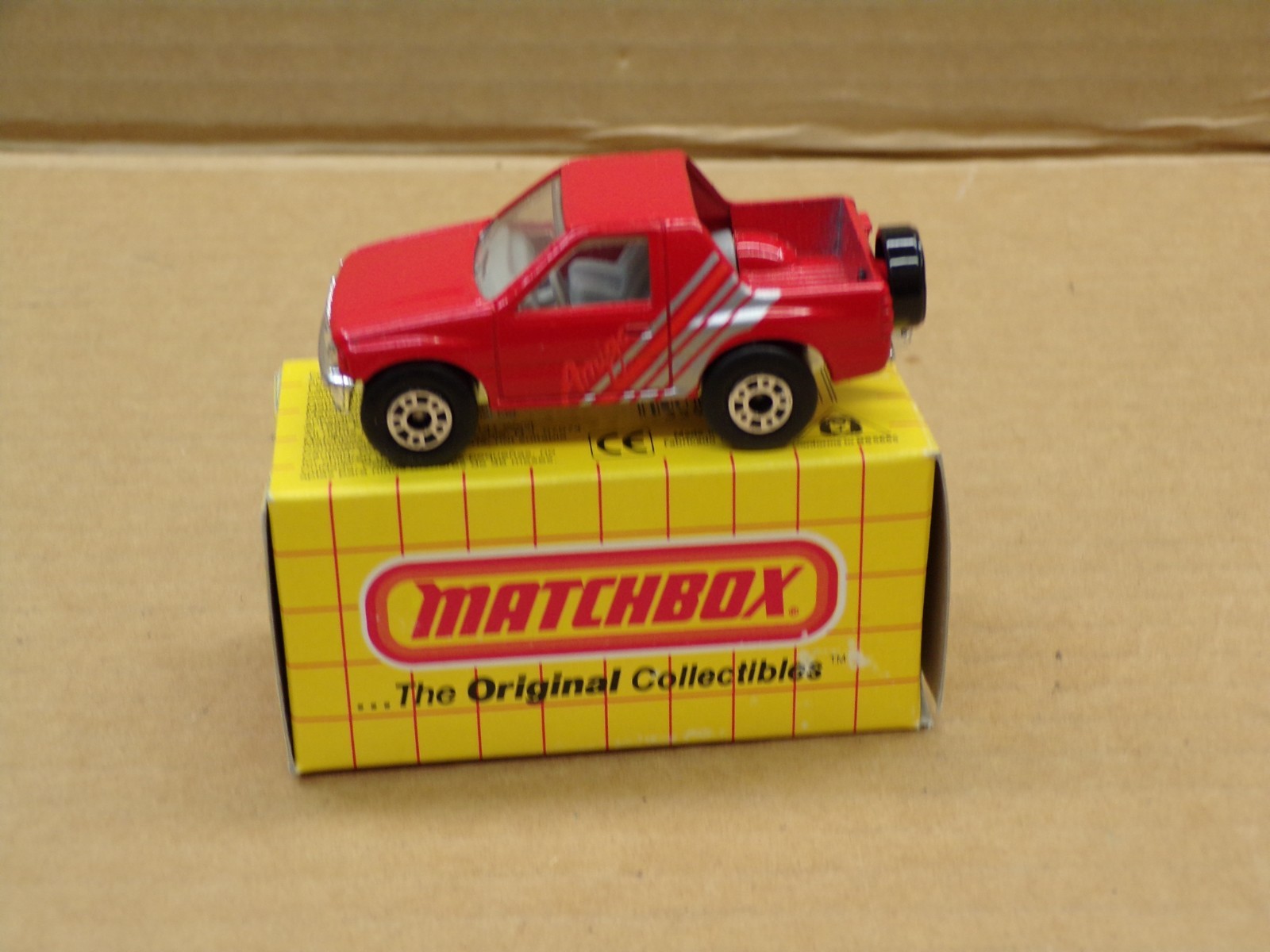 VINTAGE MATCHBOX SUPERFAST MB52 ISUZU AMIGO – CAR DATED 1991 – NEW OLD STOCK !