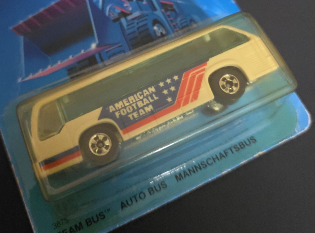 Hot Wheels “American Football Team” Team Bus / Auto Bus International Card 1986