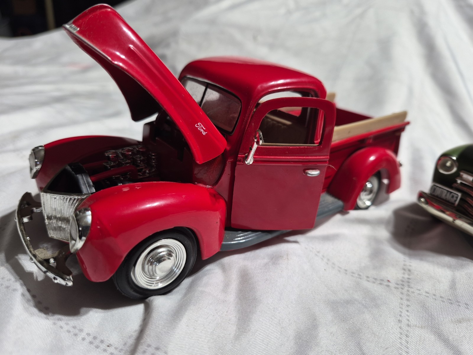 Ertl 1/25 Scale U S Marines 1947 Studebaker 1940 Ford 1950 Chevrolet Pickup Lot