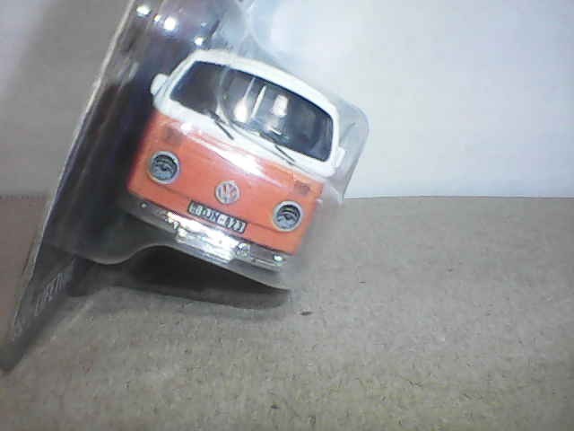 2026 Matchbox The Movie 10/12 “1973 Volkswagen T2B Bus” White/Orange, Short Card