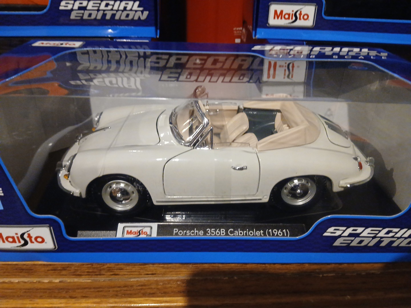 Exclusive Style Porsche 356B Cabriolet (1961) 1/18