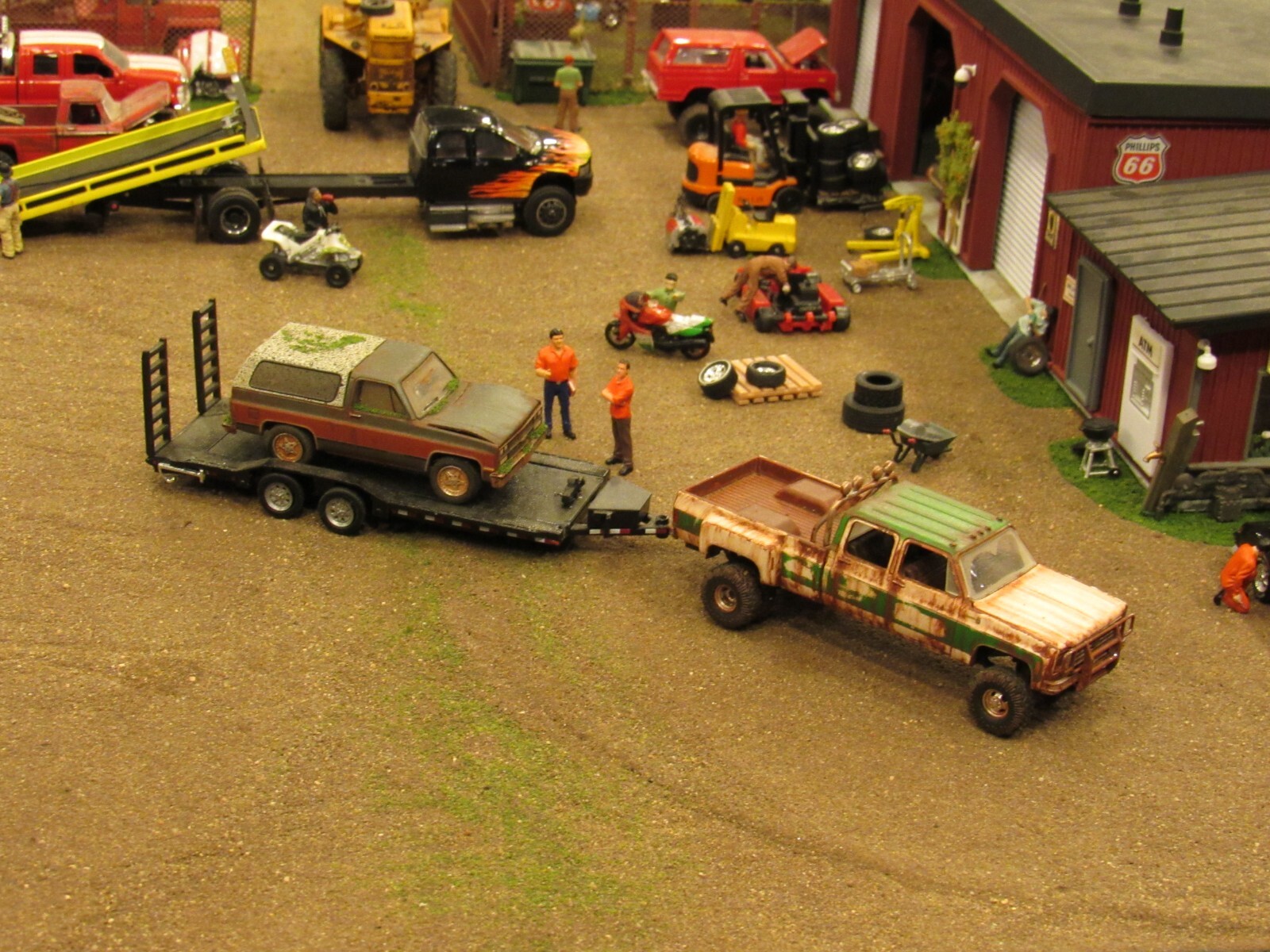 CUSTOM BUILT WEATHERED RUSTY JUNK PARTS YARD 1980’s CHEVY K5 BLAZER 4X4 1:64/