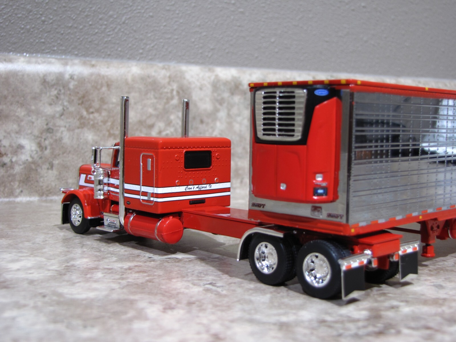 DCP 1/64 Can’t Afford It Ganski Red Peterbilt 389 Utility Refrigerated 60-1325