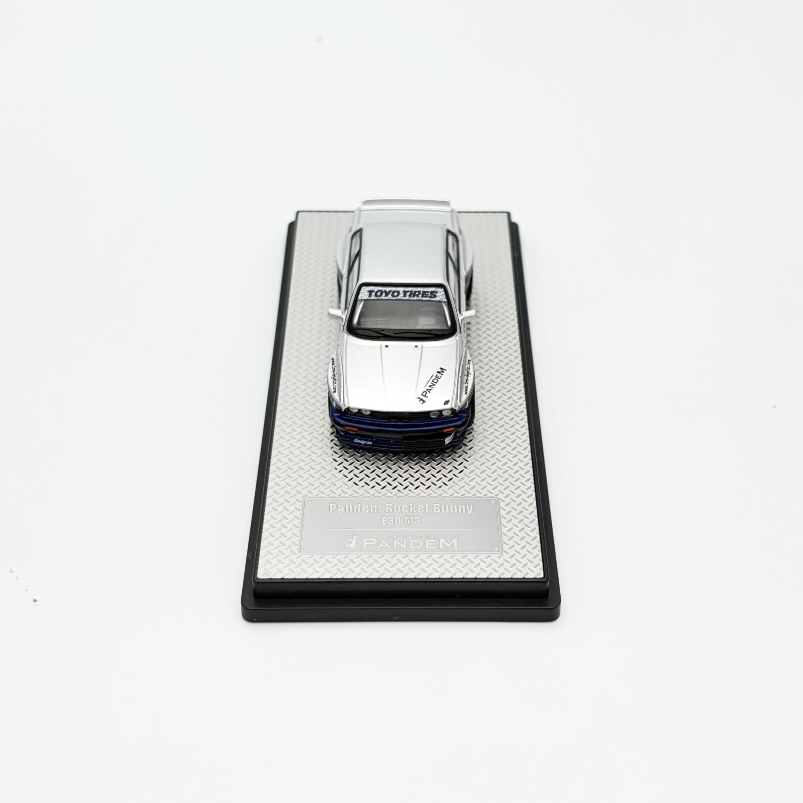 INNO64 1:64 Pandem BMW E30 M3 Rocket Bunny Silver/Blue