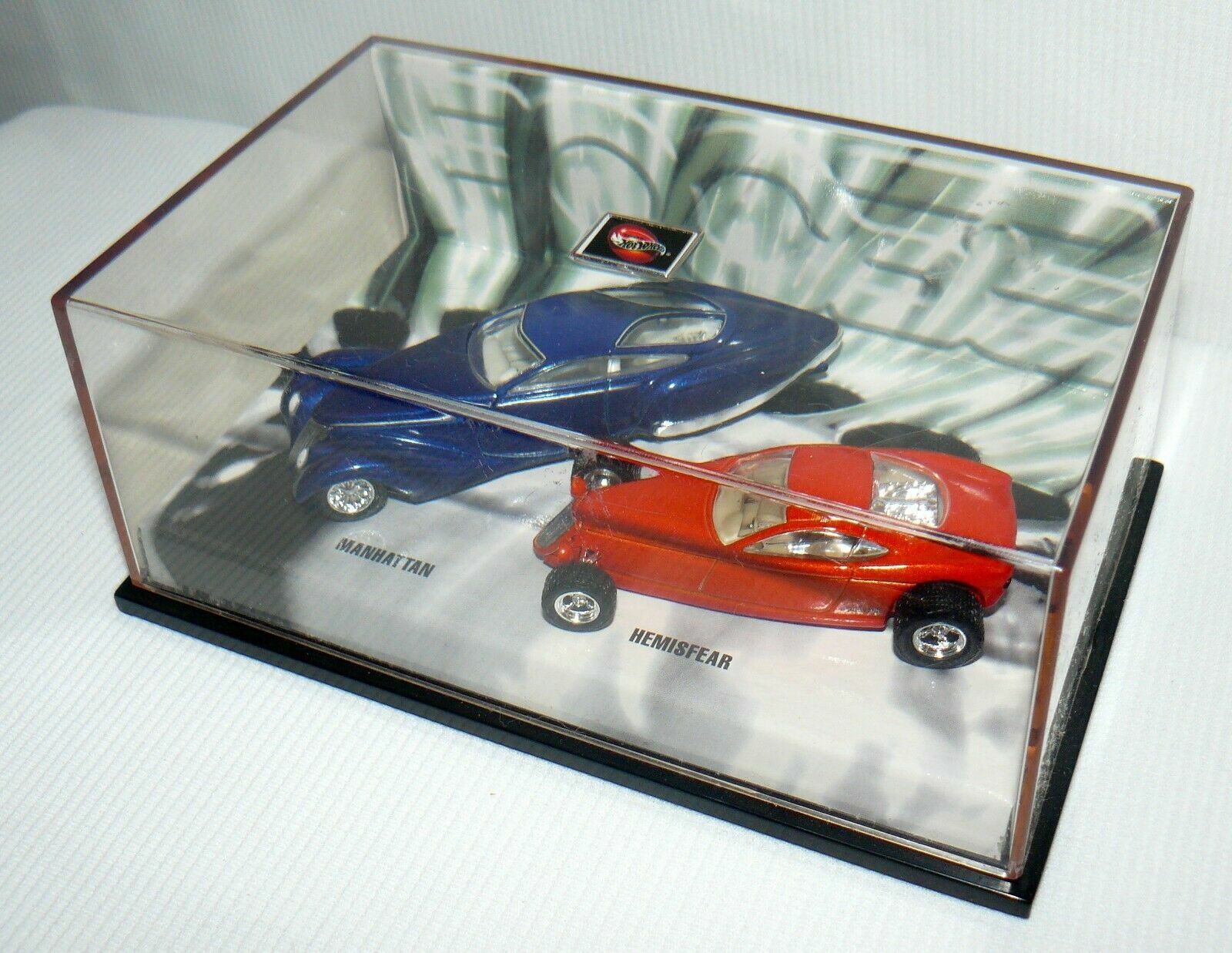 FOOSE DESIGN ” MANHATTAN & HEMISFEAR ” 1/64 100% HOT WHEELS 2 CAR SET BAD BOXES