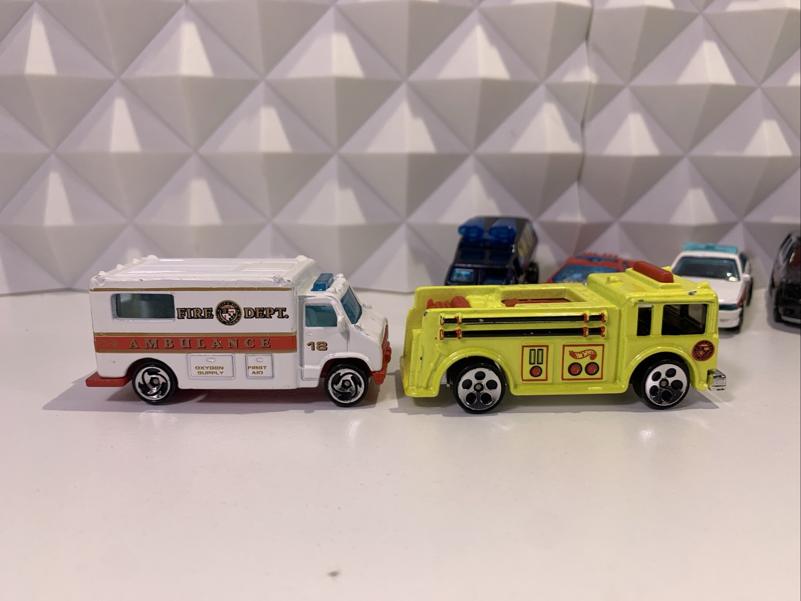 Hot Wheels Loose Lot of 8 Rescue and Police Fire Trucks