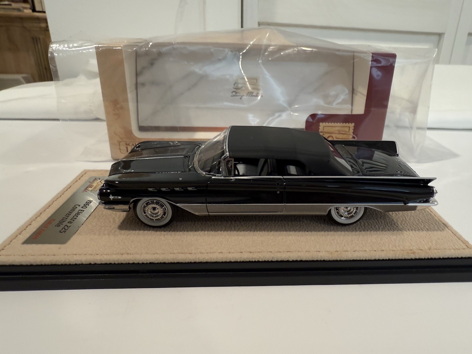 Stamp 1960 Buick Electra 225 Convert Closed Top Black STM603002