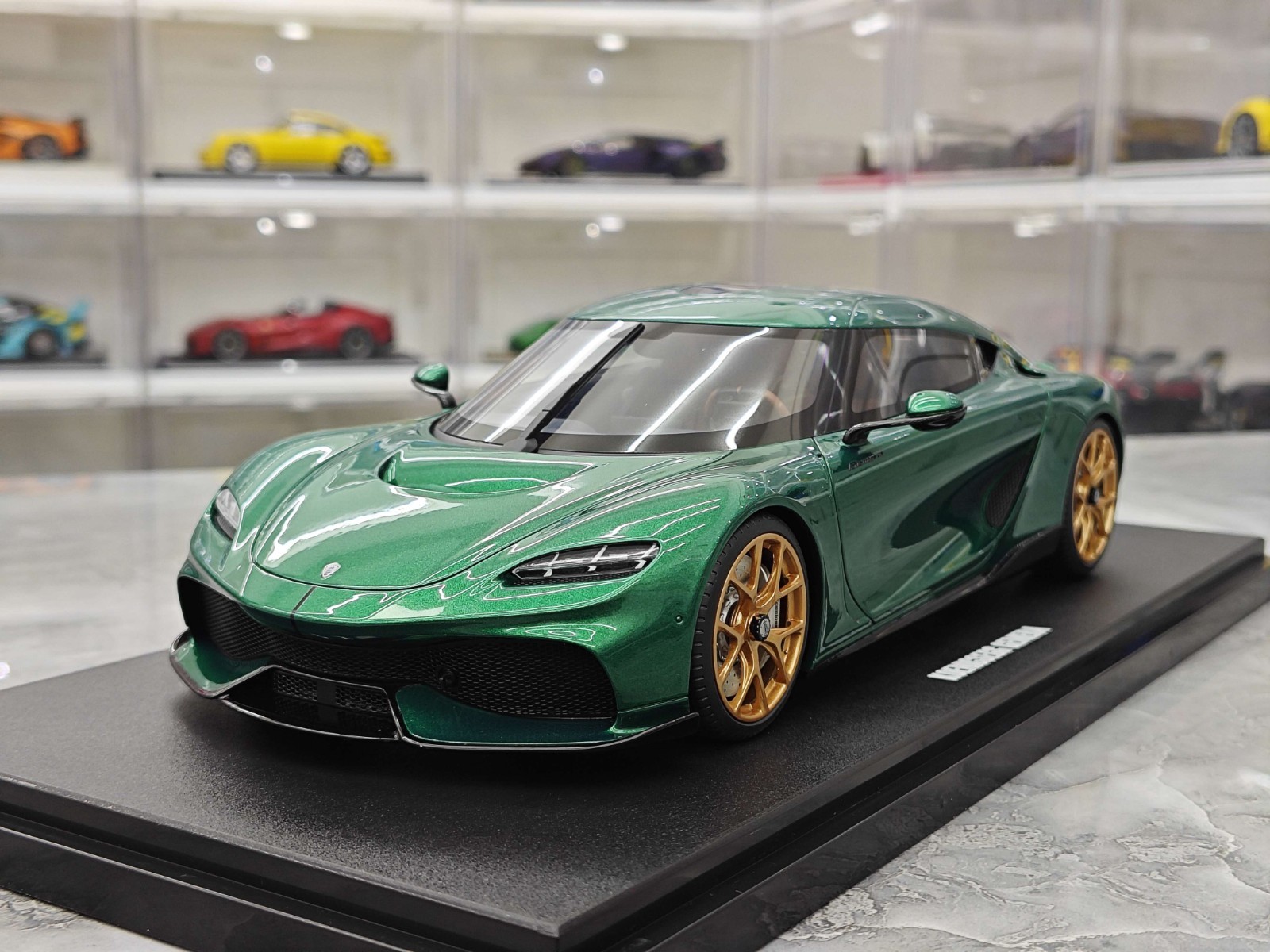 GT Spirit 1/18 Koenigsegg Gemera 2024 Racing Green Resin Car Model GT888
