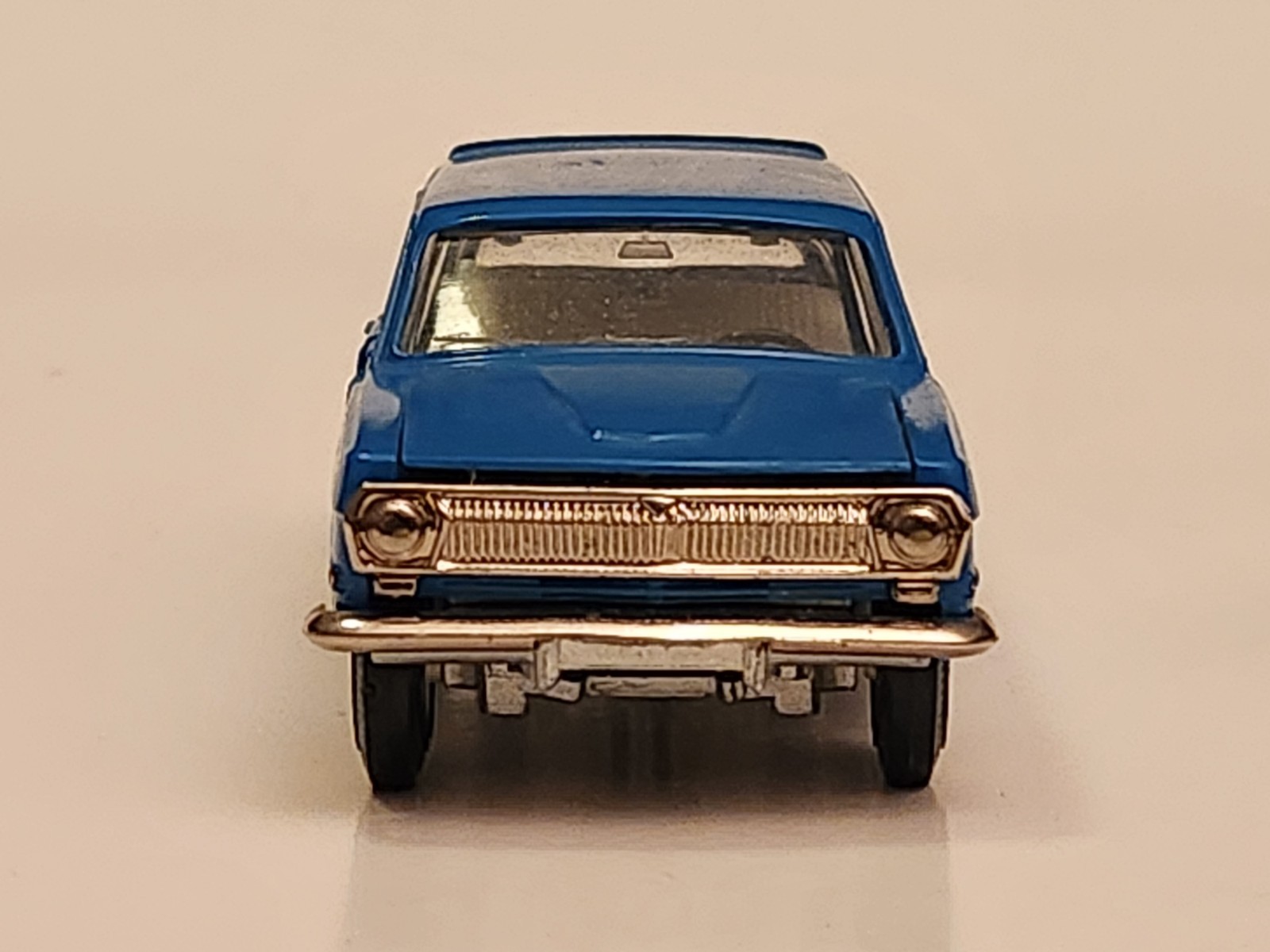 Volga-Gaz 24-02 Station Wagon. LOOSE, no box. Near Mint Condition. 1/43