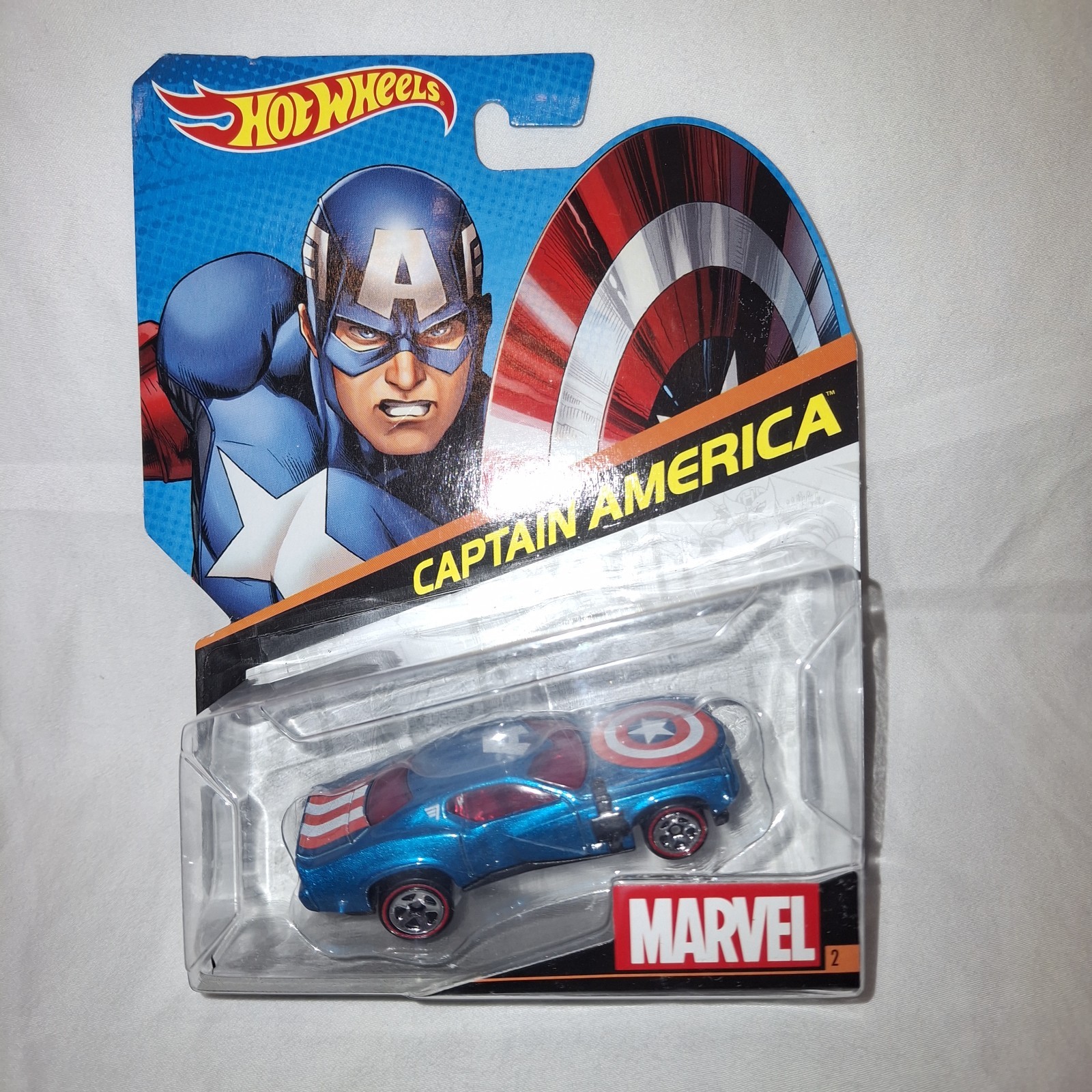 Hot Wheels 2014 Marvel #2 Character Car CAPTAIN AMERICA Mattel Scale 1:64