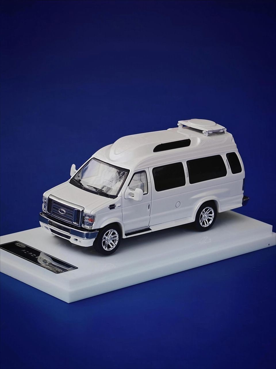 FORD E350 MOTORHOME VAN LAND YACHT WHITE 1/64 DIECAST BY MK MINIATURES MK