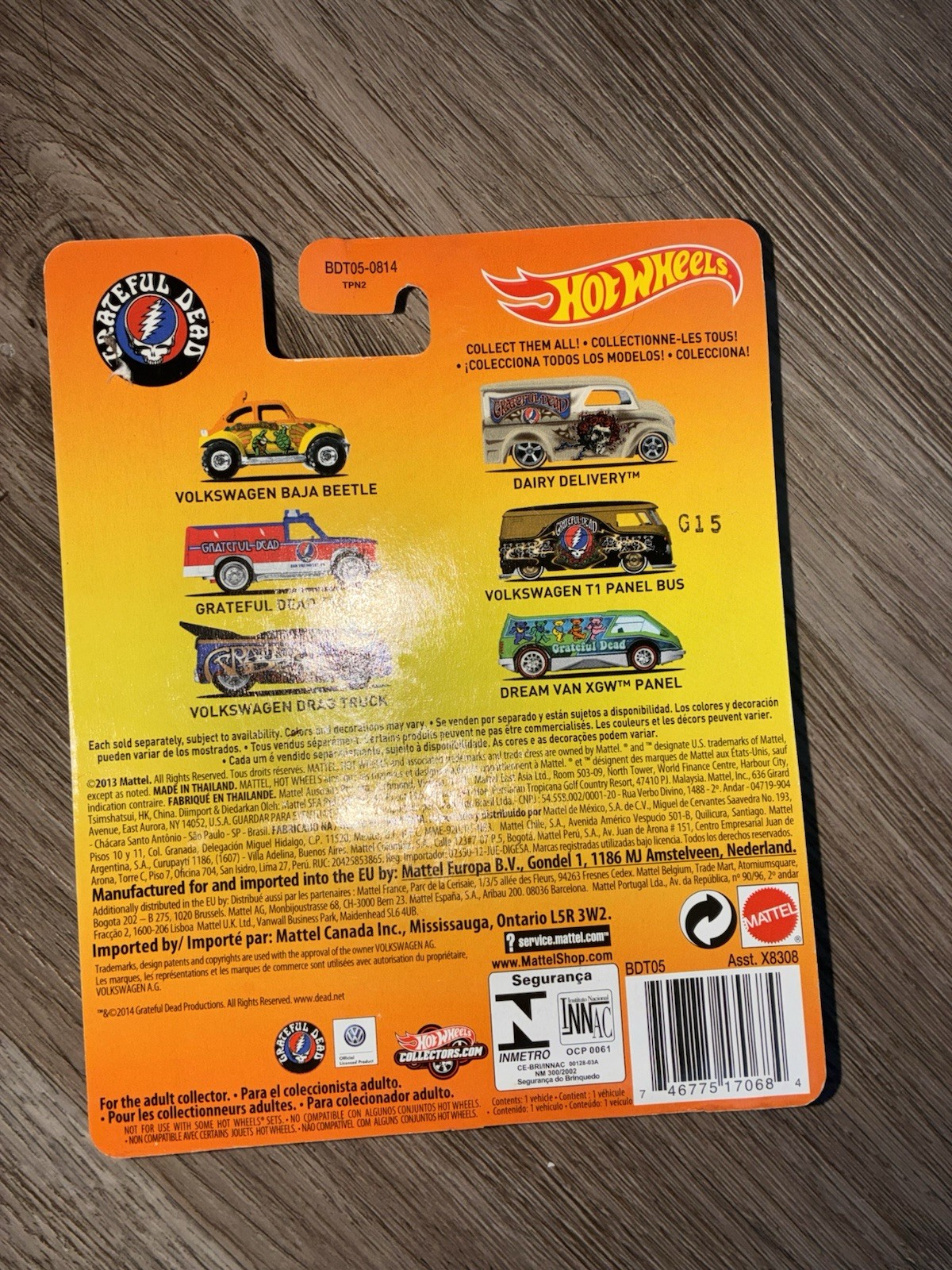Hot Wheels Grateful Dead Dairy Delivery Volkswagen 1:64 Real Riders Beige 2013