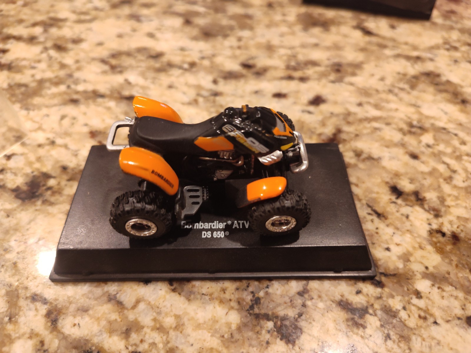 1/32 Diecast Cars And Quads in Clear Display Cases