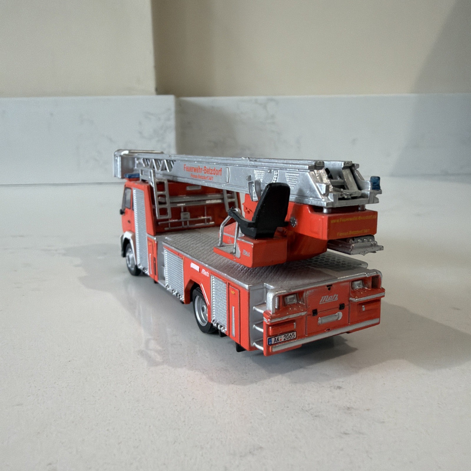 Atlas 1/72 Metz DLK 23-12 MAN LE 15.280 Fire Engine Diecast Limited Edition