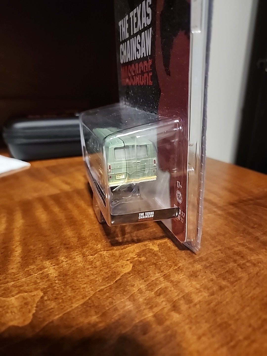 Greenlight Hollywood 1972 Ford Club Wagon The Texas Chainsaw Massacre — CHASE