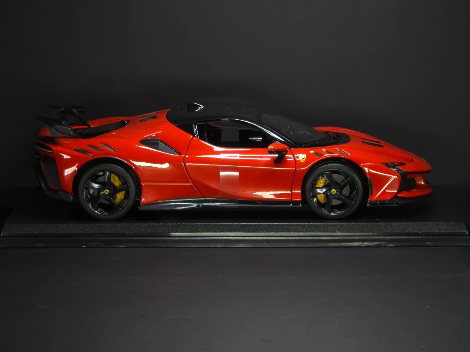 Ferrari SF90 XX Stradale 1:18 Maisto Exclusive Style Special Edition – Red