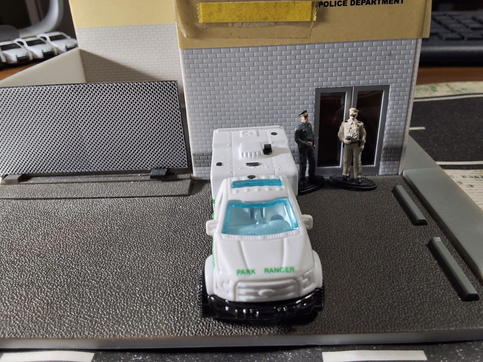 Matchbox Police CUSTOM FORD F-150 U.S. PARK RANGER ANIMAL RECOVEREY unit