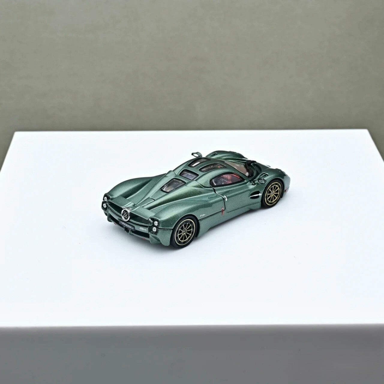CM Model 1/64 Pagani Utopia Green Opening Engine Diecast Model Car