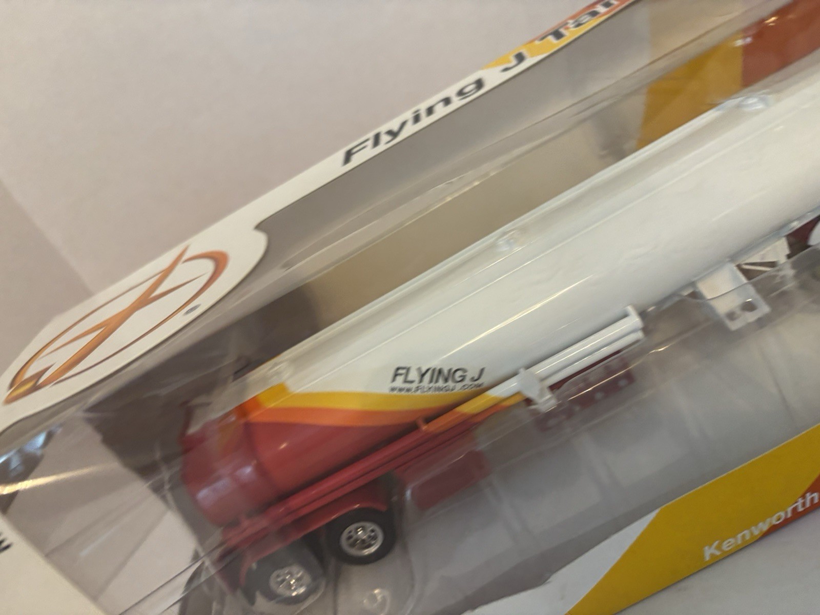 Norscot Flying J Kenworth T800 Tanker Truck W/ Heil 9200-DTS3 Diecast 1:50 58502