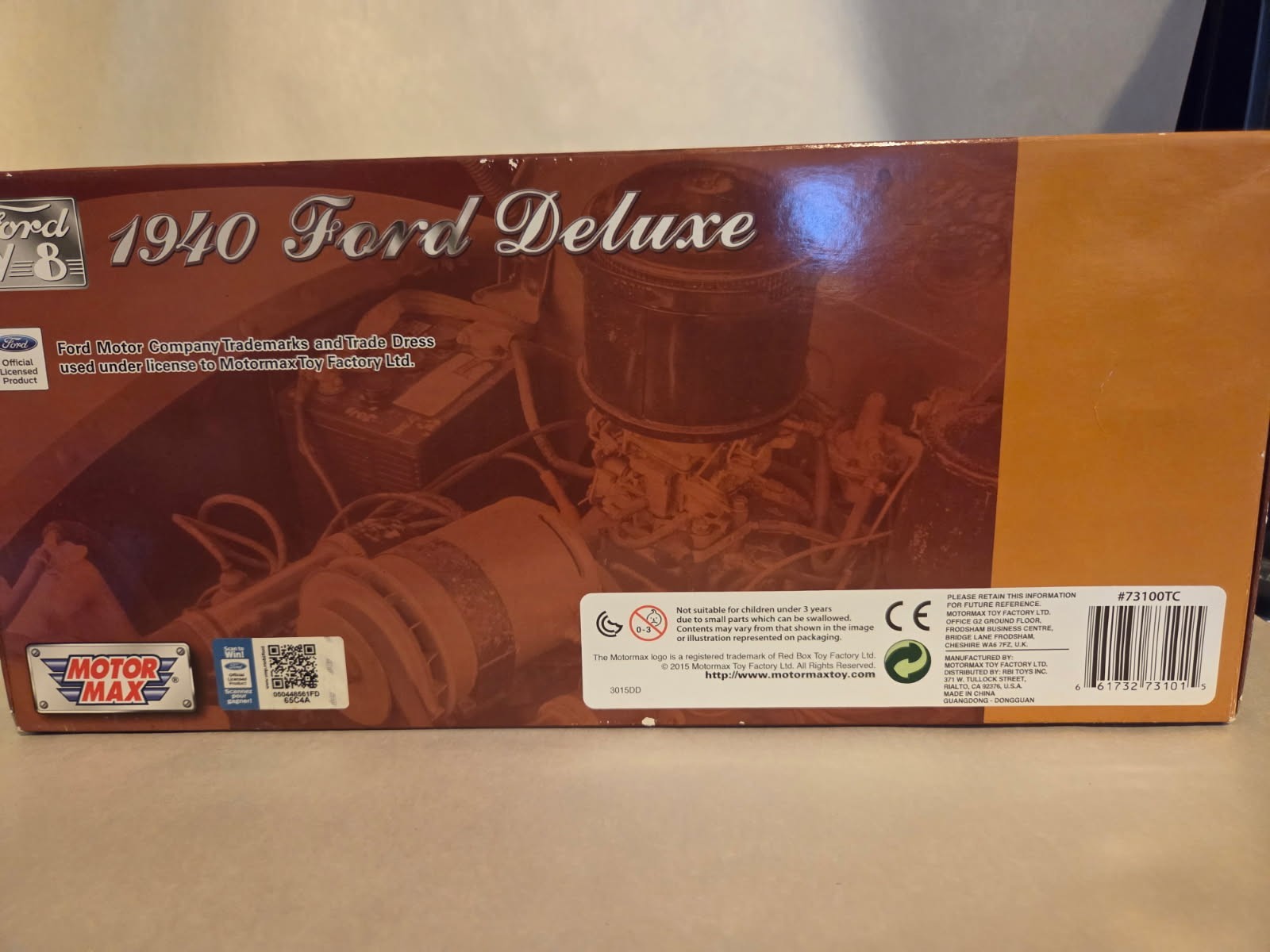 Die Cast Car, 1:18 1940 Ford Deluxe, Gray and Black