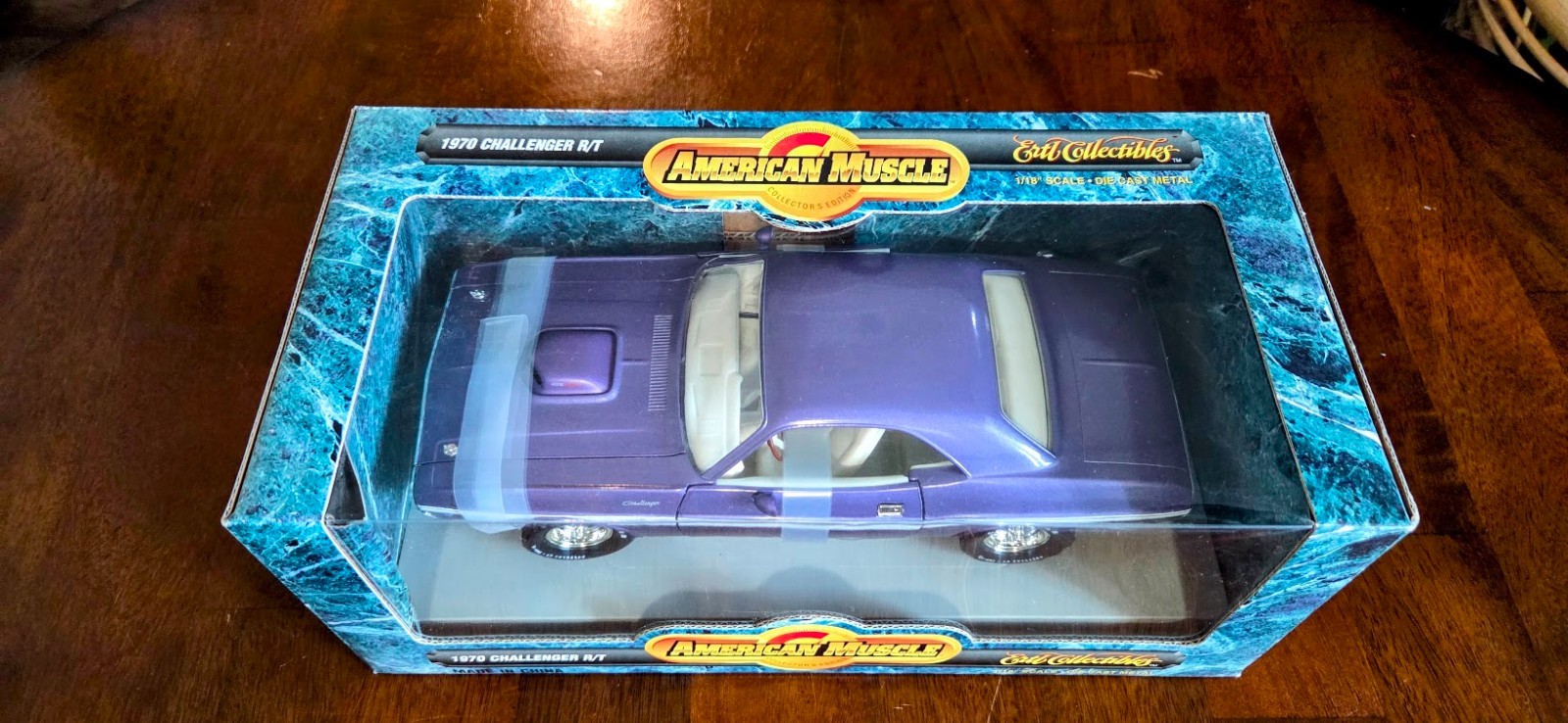 Vintage 1/18 Ertl 1970 Dodge Challenger R/T 426 HEMI Plum Crazy American Muscle