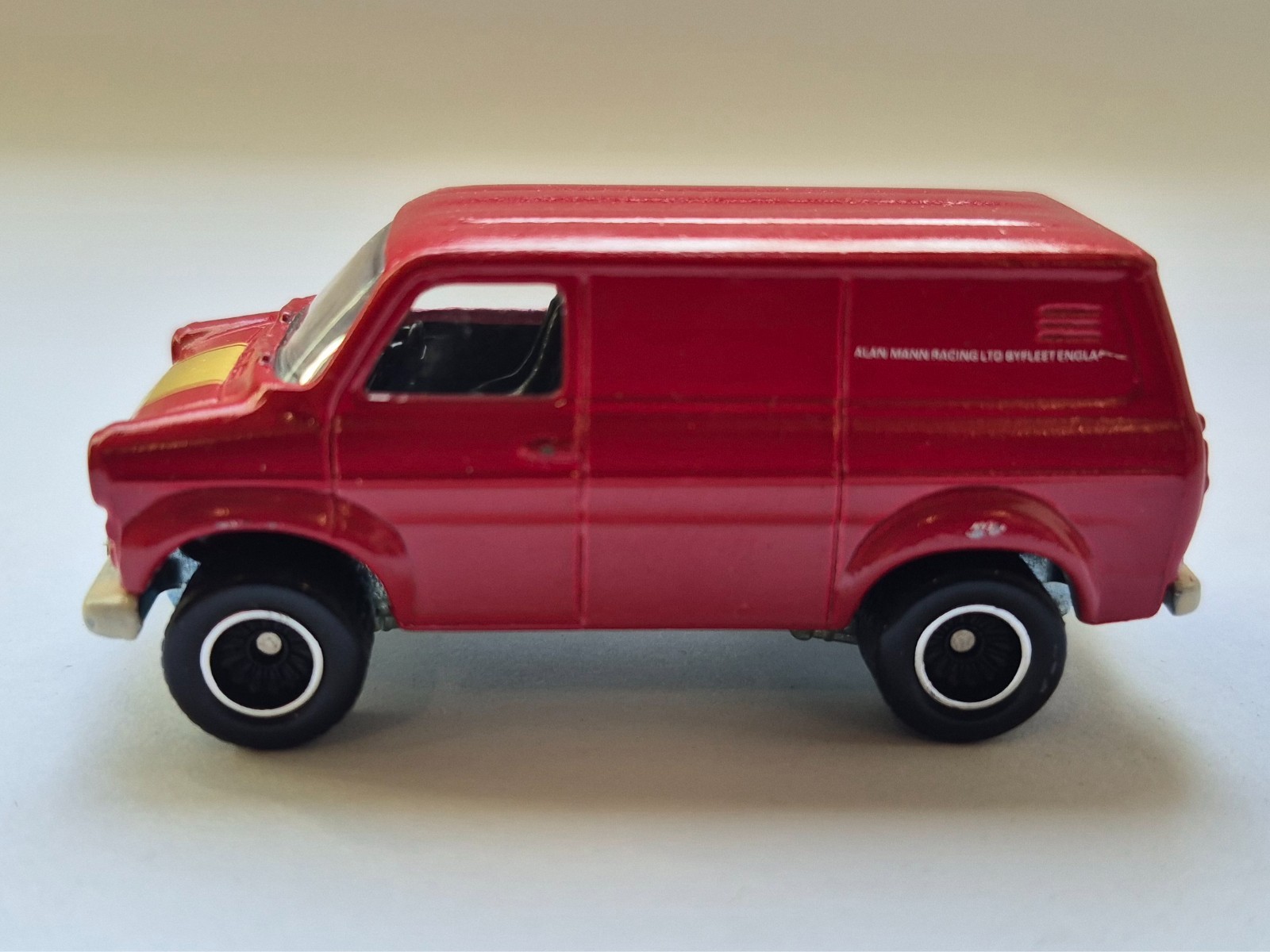 Hot Wheels Ford Transit Supervan 1 – Alan Mann CUSTOM.