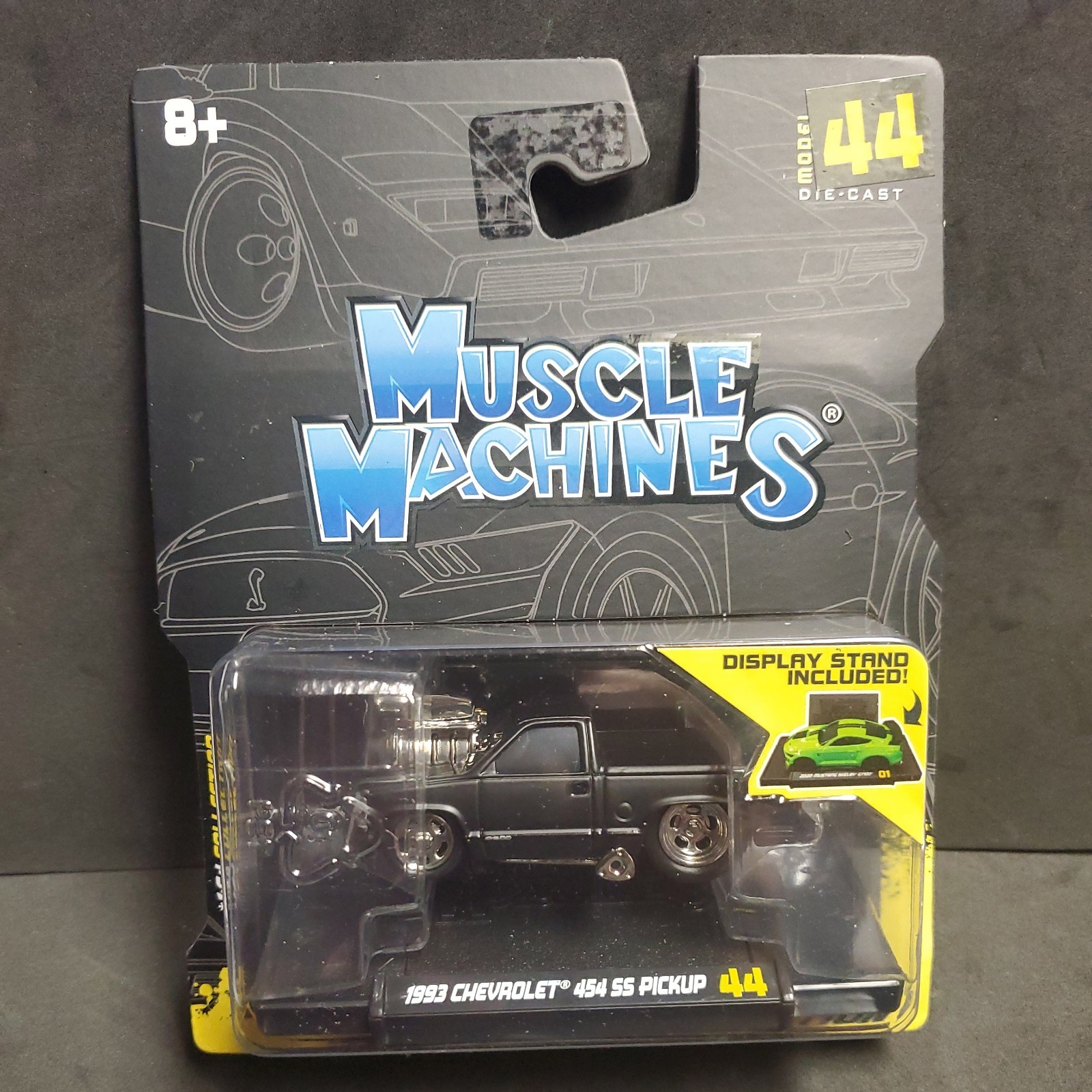 Muscle Machines 1993 Chevrolet 454 SS Pickup pair (2)