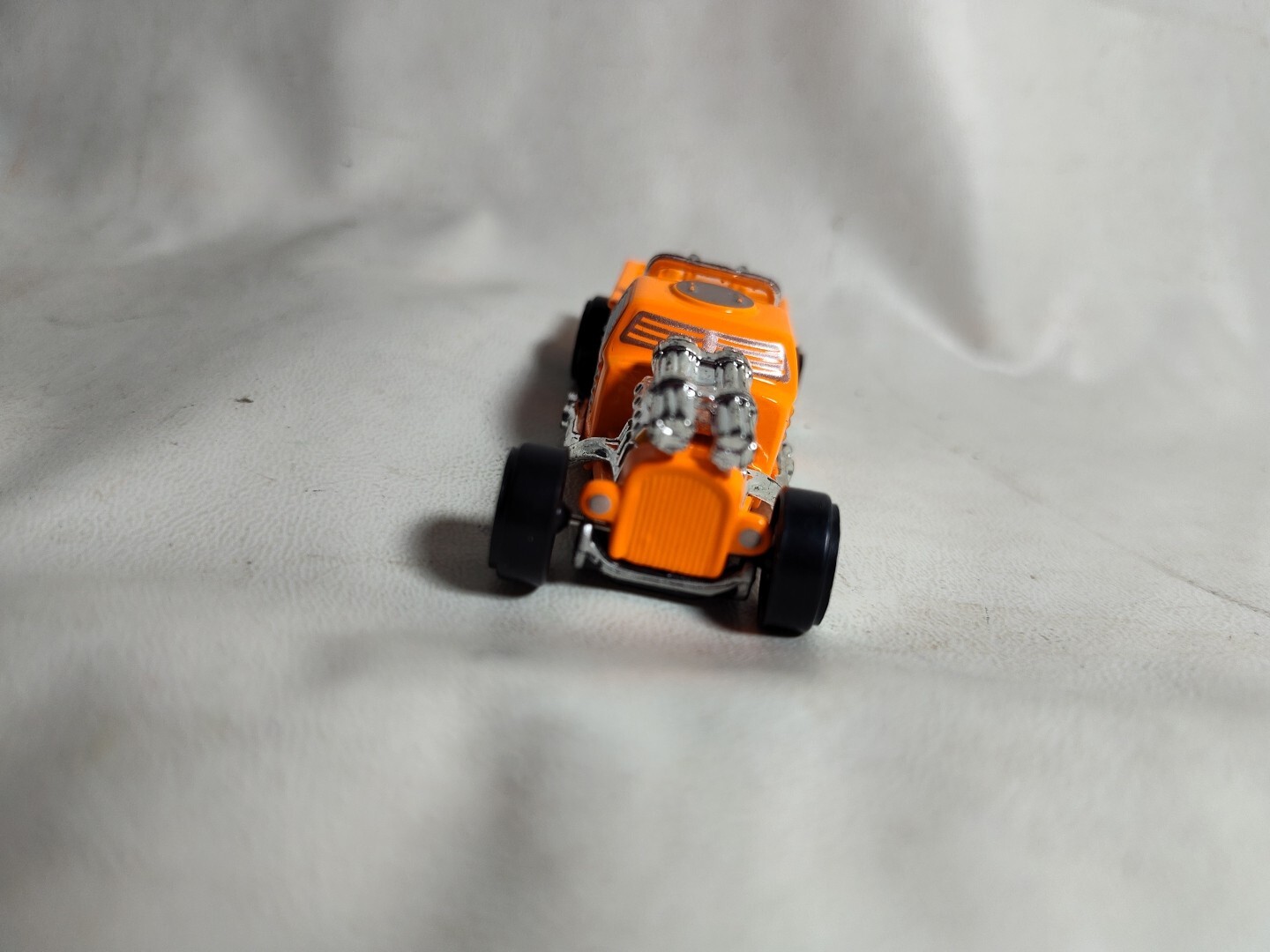 Orange Maisto Leadslinger 1:64 Scale Vehicle