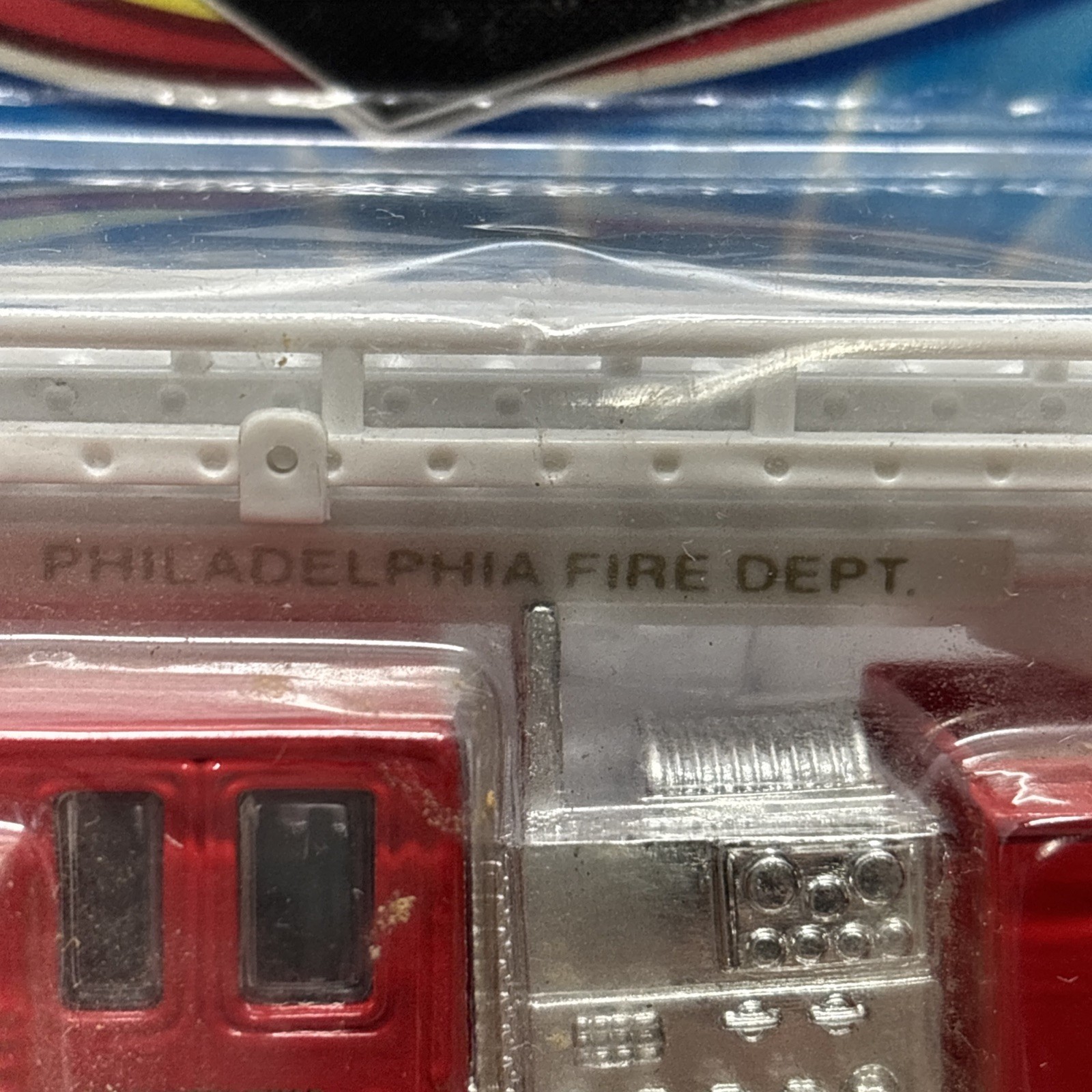 Road Champs 1:64Fire Rescue Truck Diecast 1997 Philadelphia Fire Dept. Free Ship