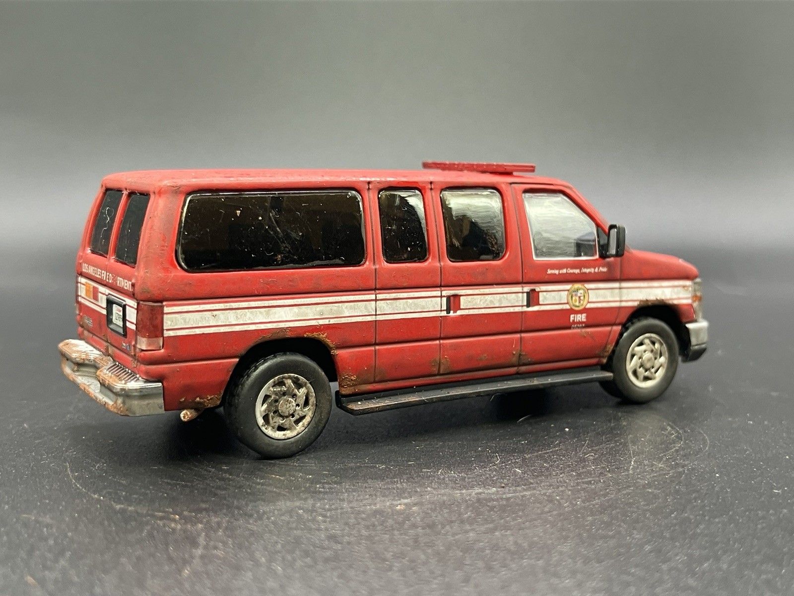 Ford E-350 LAFD Van Weathered Rusty Fire Truck 1/64 596 Diecast Custom Beater