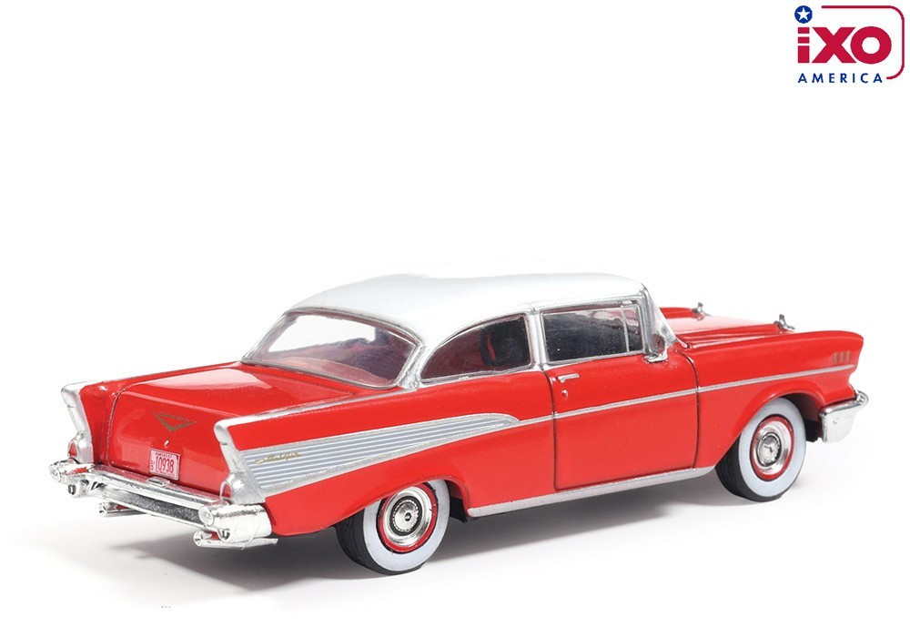 IXO AMERICA 1:64 1957 CHEVROLET BEL AIR SEDAN – MATADOR RED & IVORY – AI64008