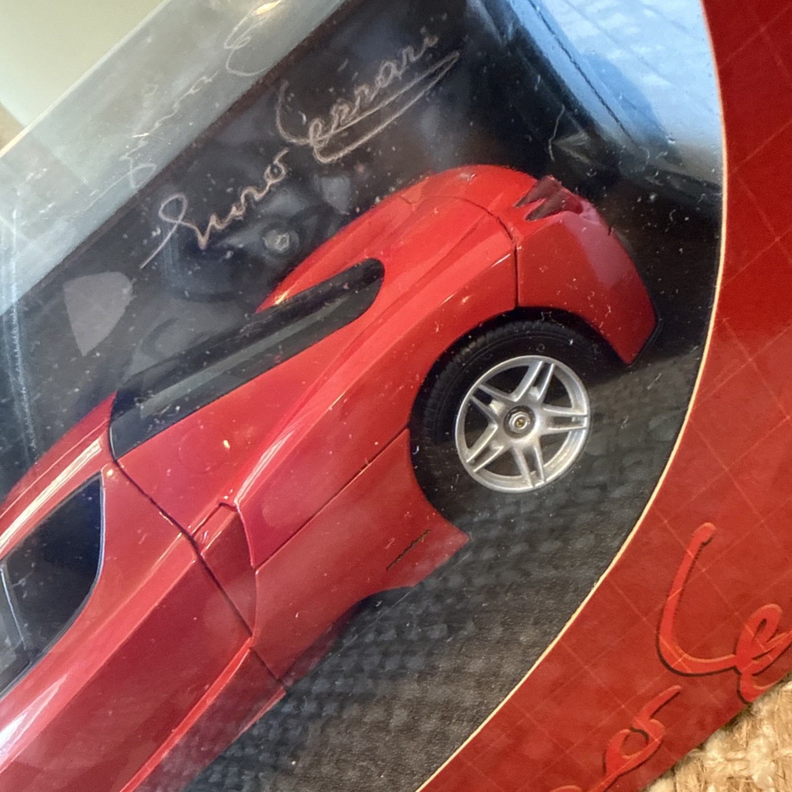 2002 100% Hot Wheels RED ENZO FERRARI 1:18 Scale NIB SEALED !RARE!