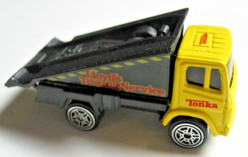 Lot of 13 – 2000 Maisto Tonka Hasbro Diecast / Trucks-commercial -equipment