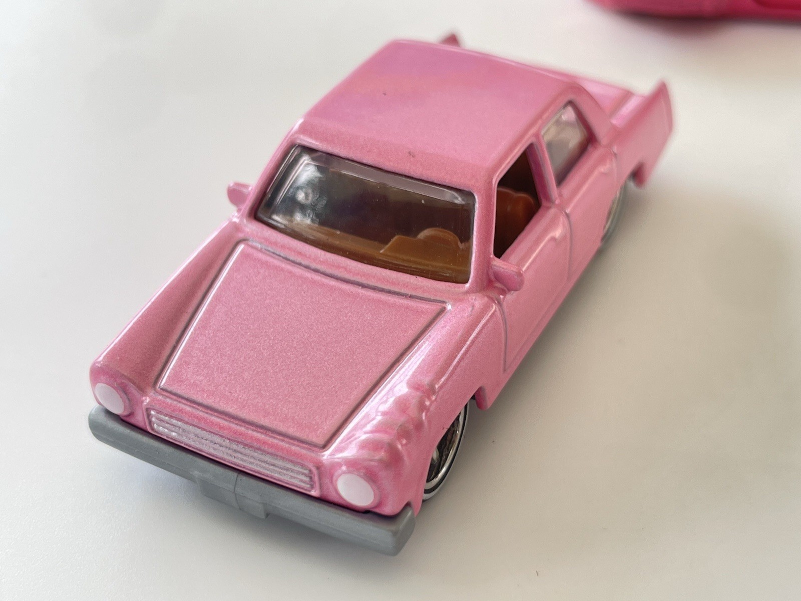 Hot Wheels The Simpsons Family Car + CUSTOM Simpsons Landspeeder- CUSTOMIZED