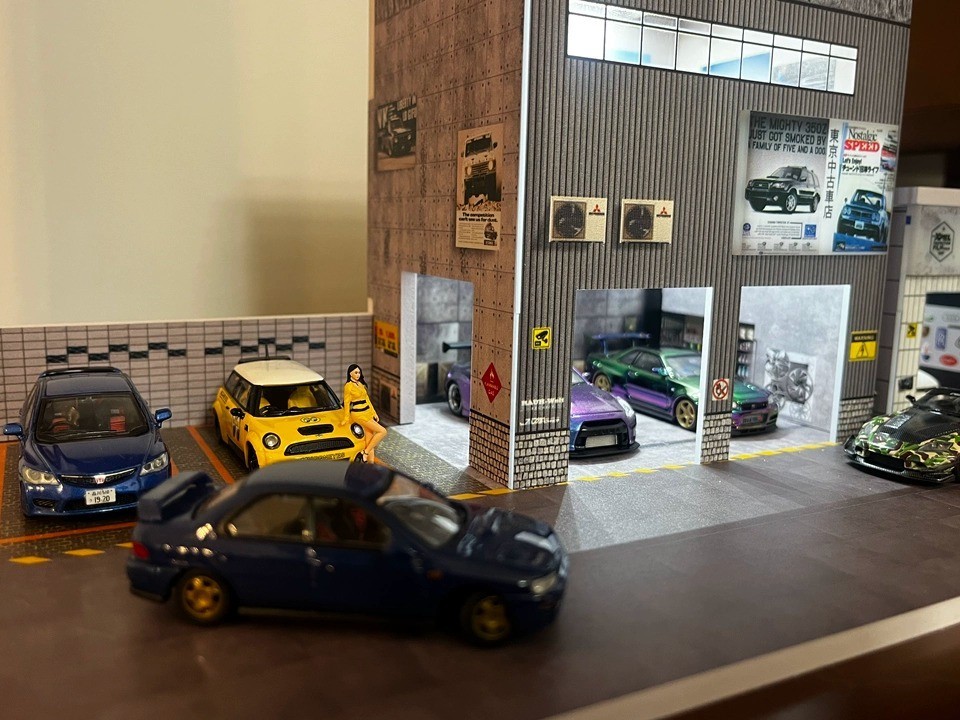Diorama 1/64 Die-Cast Car Garage Model LED Car Display Collection Scene Gifts US