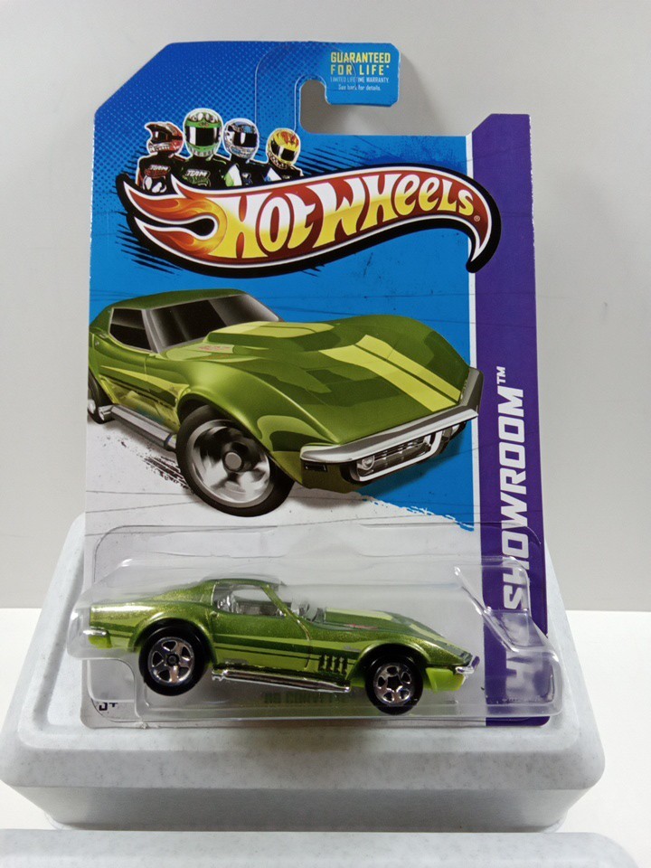 HOT WHEELS 2013 SHOWROOM SERIES 69 CORVETTE KMART COLOR EXCLUSIVE M30