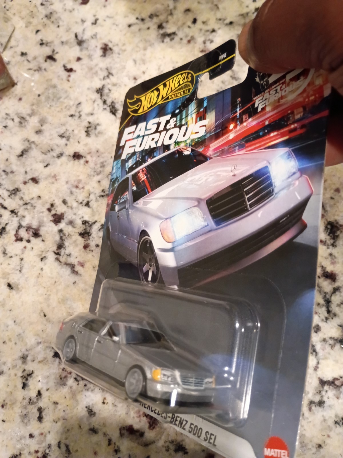 Read CUSTOM – 2 cars – MERCEDES-BENZ 500 SEL HOT WHEELS HRT94