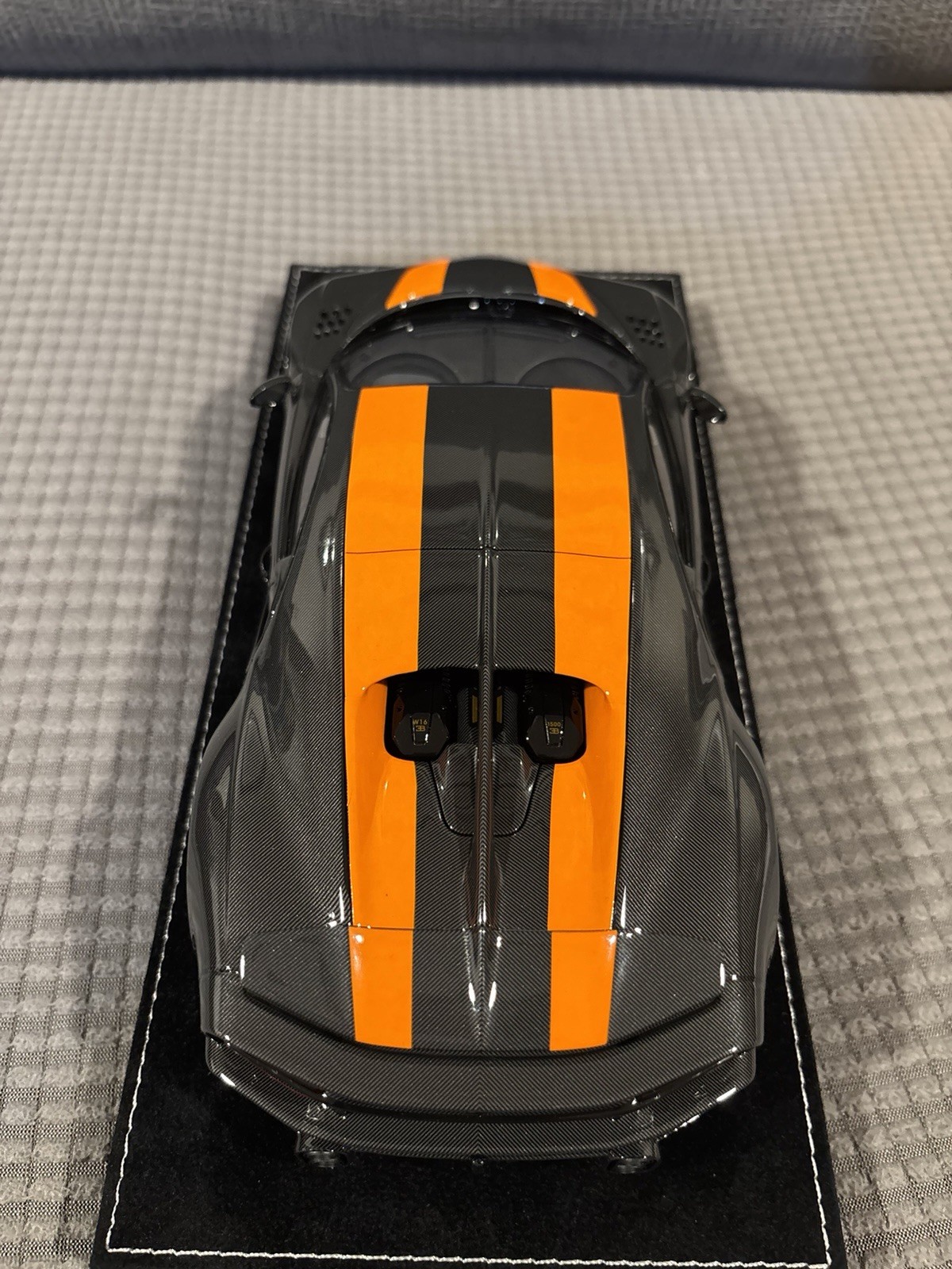 1/18 HH Henson & Heaven Bugatti Chiron SuperSport Carbon/orange High Wing Limite