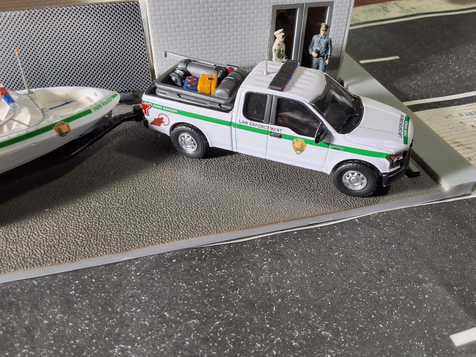 Greenlight Police Ford Custom PARK RANGER LAW ENFORCEMENT BOAT SET ONE OF A KIND