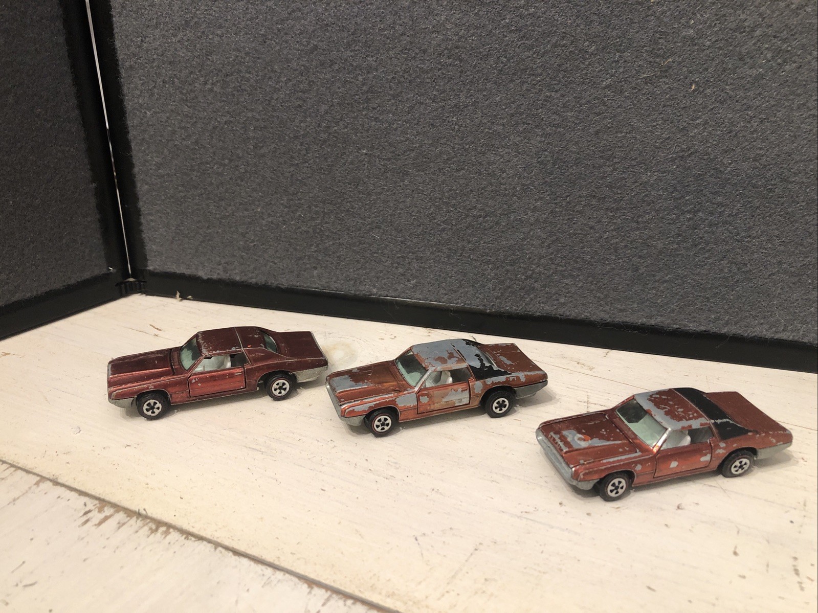 3 Vintage Johnny Lightning Topper 1969 1-Red,2-bronze Custom Thunderbird Redline