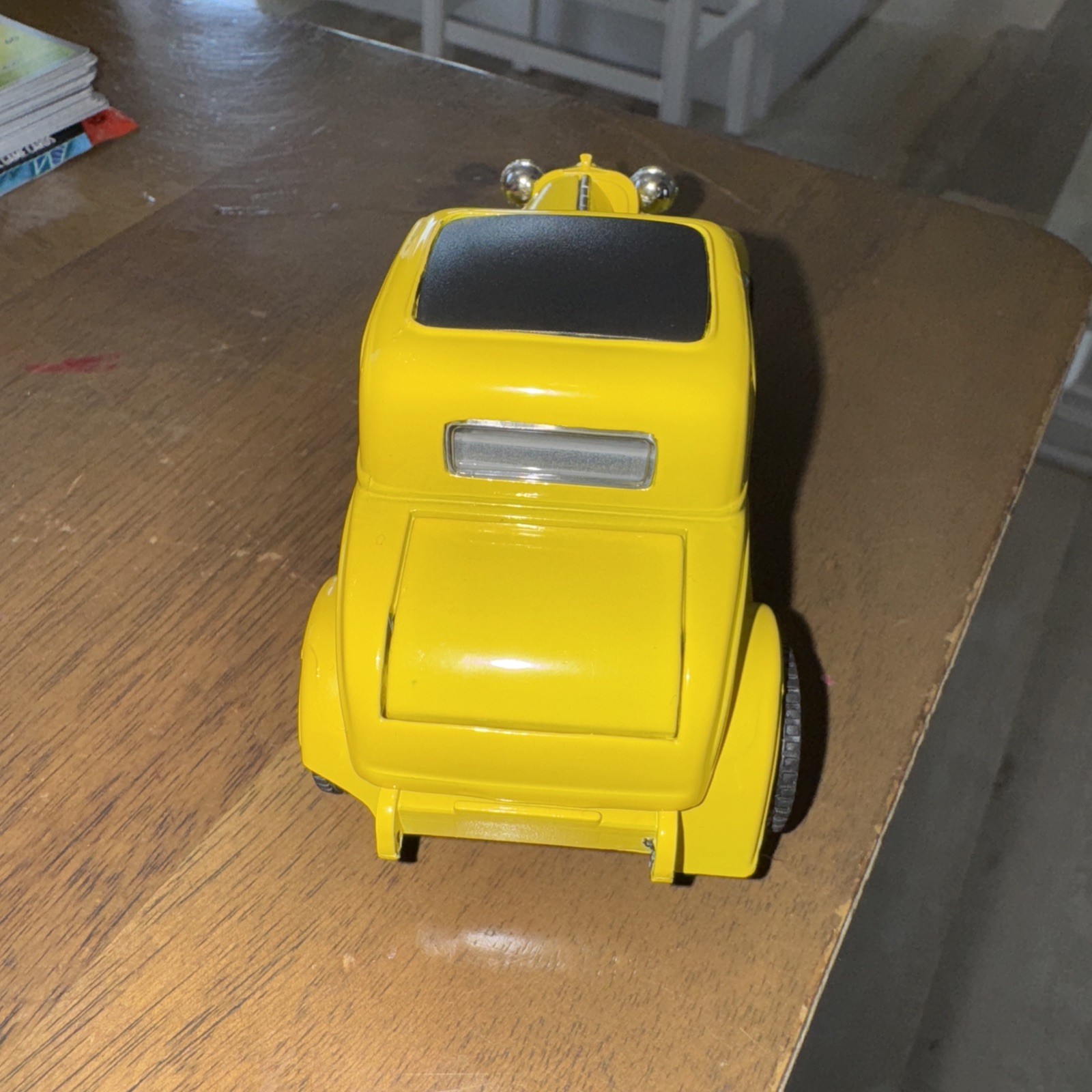 32 FORD COUPE CUSTOM W / REAL RIDERS CUSTOM CHROME YELLOW & CLEARCOATED 1:32%