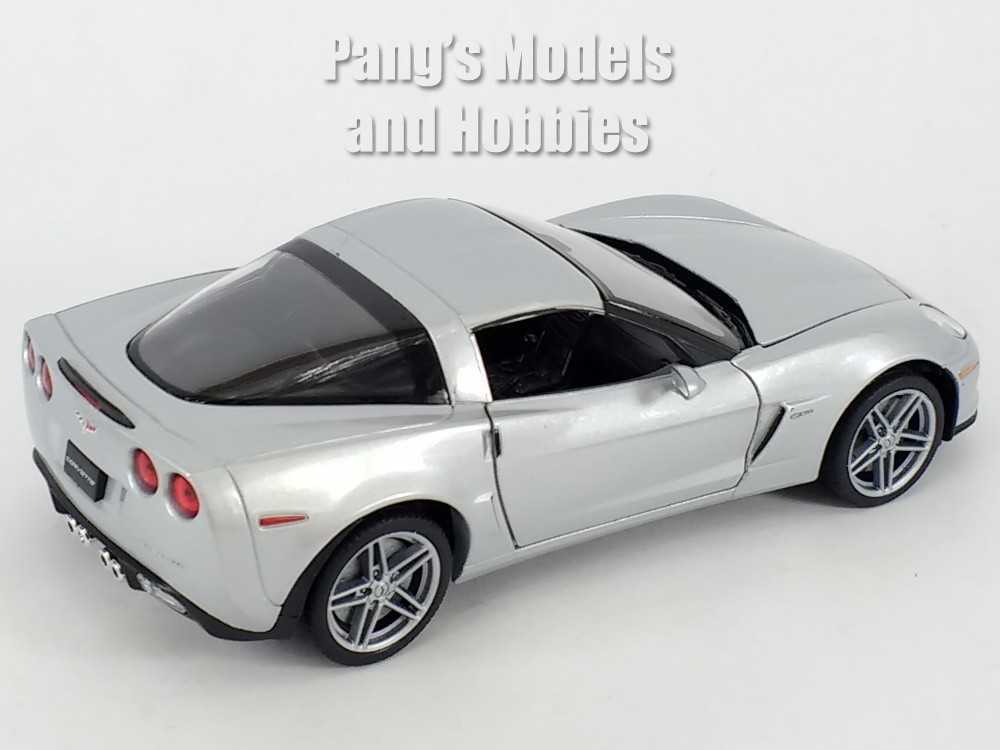 2007 Chevrolet Corvette Z06 C6 1/24 Scale Diecast Model by Welly – SILVER