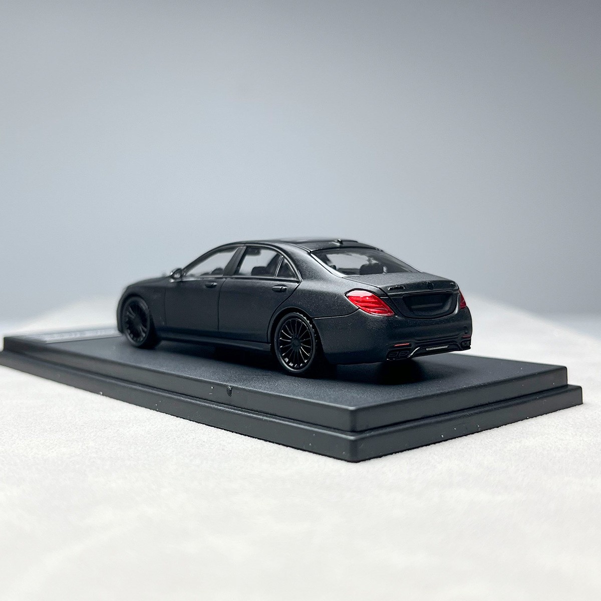 King 1:64 Matte Black AMG S65 W222 Luxury Sports Model Diecast Metal Car New