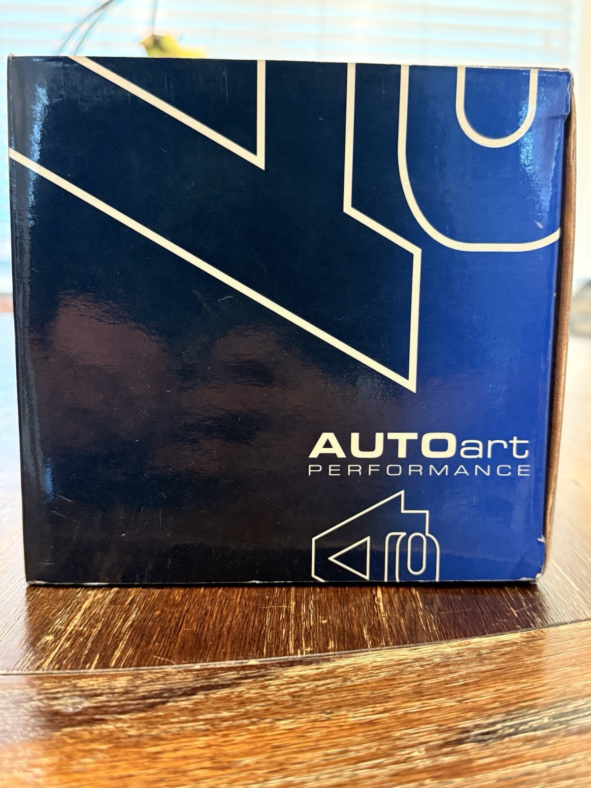 auto art 1:18 diecast Lexus GS400 Silver Model Damage Box