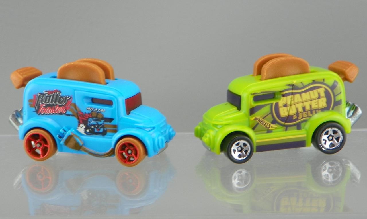 Hot Wheels 2016 Diecast Blue & Green Peanut Butter & Jelly Roller Toaster Lot
