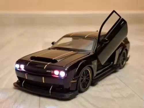 1:32 Ddg SRT Hellcat Redeye Diecast Car Alloy Model – Sound Light Toy Gift